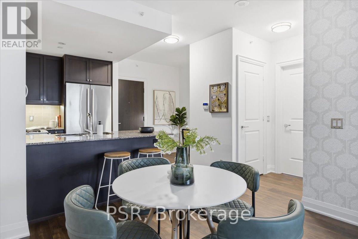 422 - 11 Bronte Road, Oakville, Ontario  L6L 0E1 - Photo 9 - W12873852