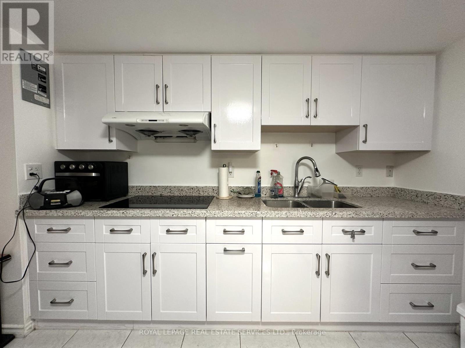 Bsmt - 1365 Willowvale Gardens, Mississauga (Creditview), Ontario  L5V 1V1 - Photo 16 - W12864300