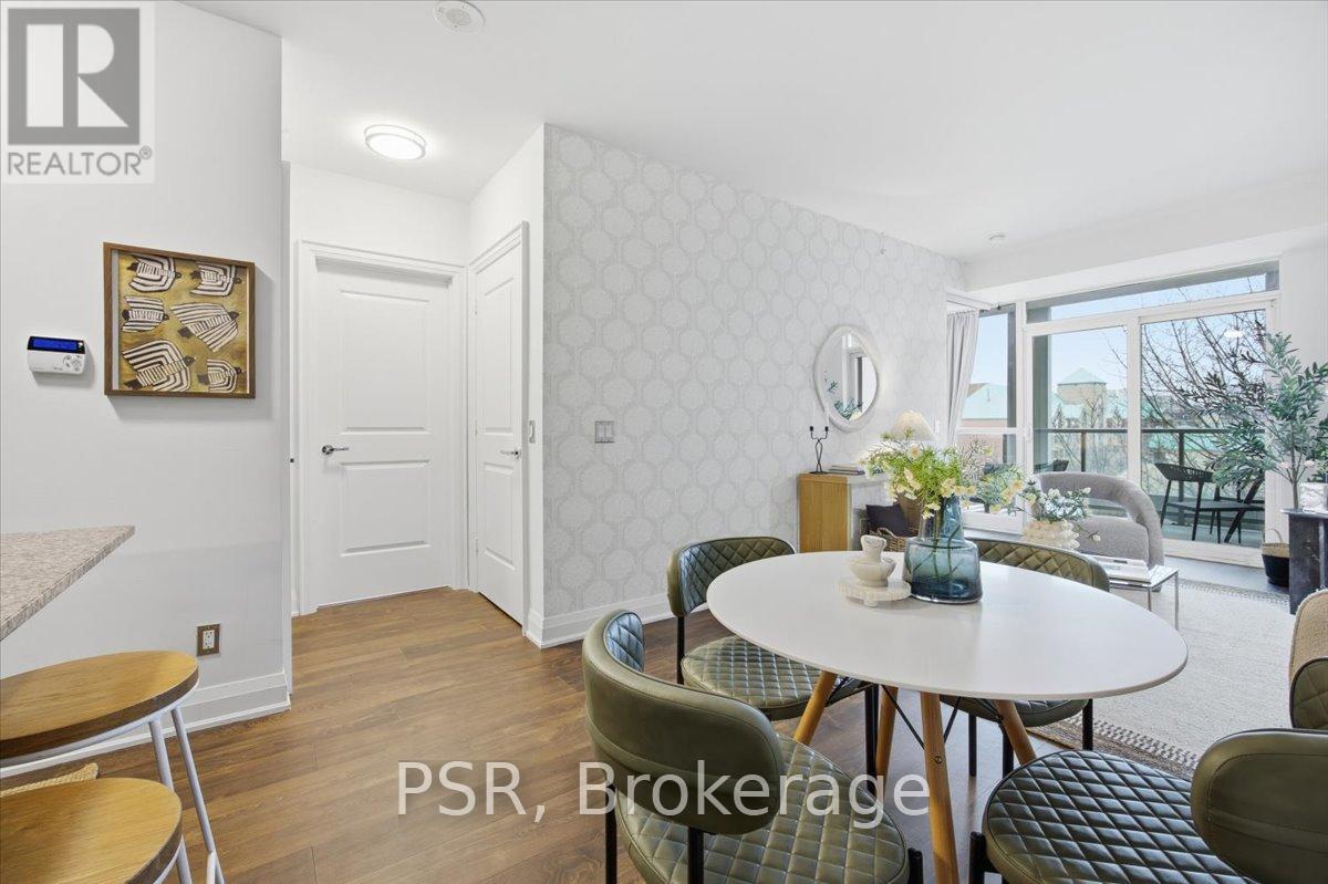 422 - 11 Bronte Road, Oakville, Ontario  L6L 0E1 - Photo 10 - W12873852