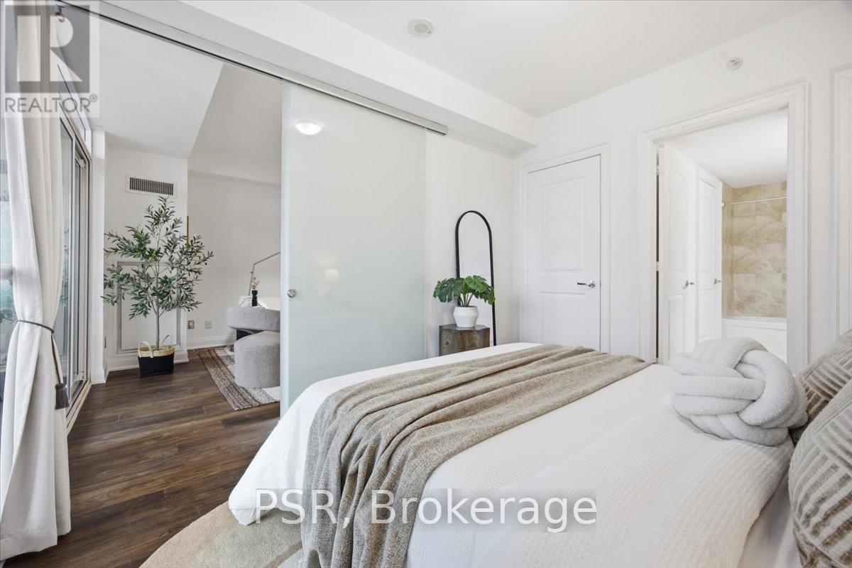 422 - 11 Bronte Road, Oakville, Ontario  L6L 0E1 - Photo 18 - W12873852