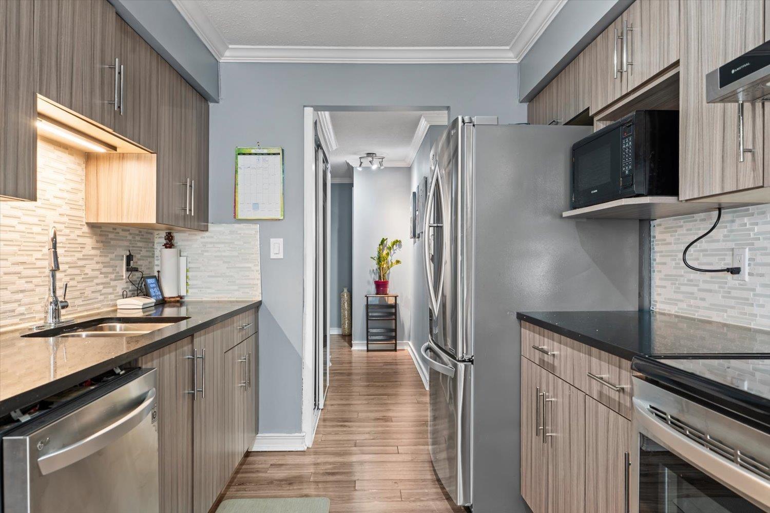 112 32055 Old Yale Road, Abbotsford, British Columbia  V2T 2C8 - Photo 3 - R3097329