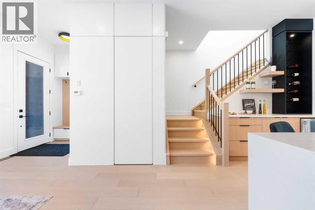 2105 7 Street Ne, Calgary, Alberta  T2E 4C7 - Photo 5 - A2286239