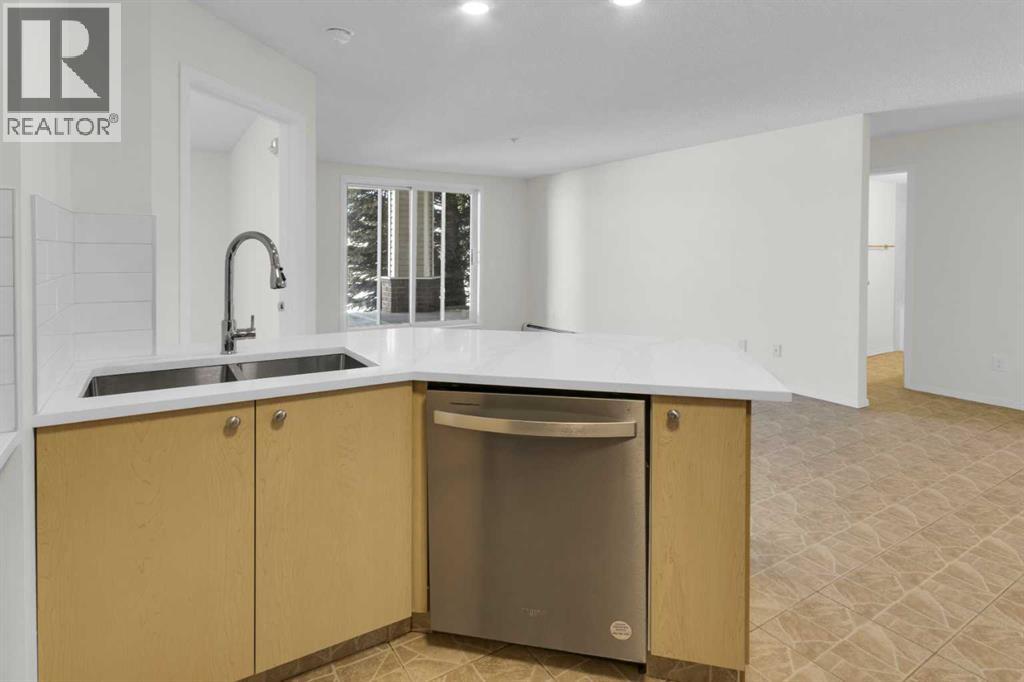 104, 16 Country Village Bay Ne, Calgary, Alberta  T3K 5Y9 - Photo 4 - A2289125