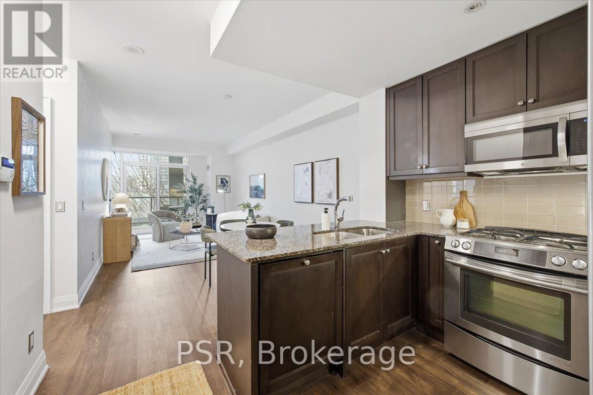 422 - 11 Bronte Road, Oakville, Ontario  L6L 0E1 - Photo 5 - W12873852