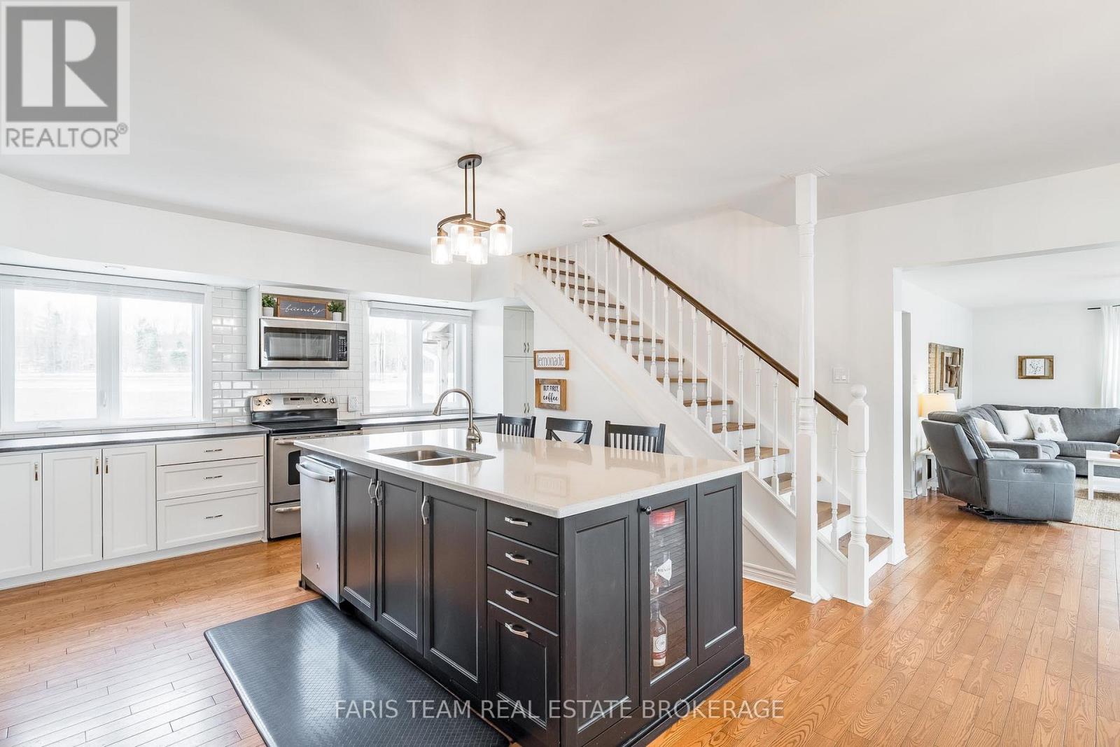 2433 County Road 121, Kawartha Lakes, Ontario  K0M 1C0 - Photo 8 - X12874846