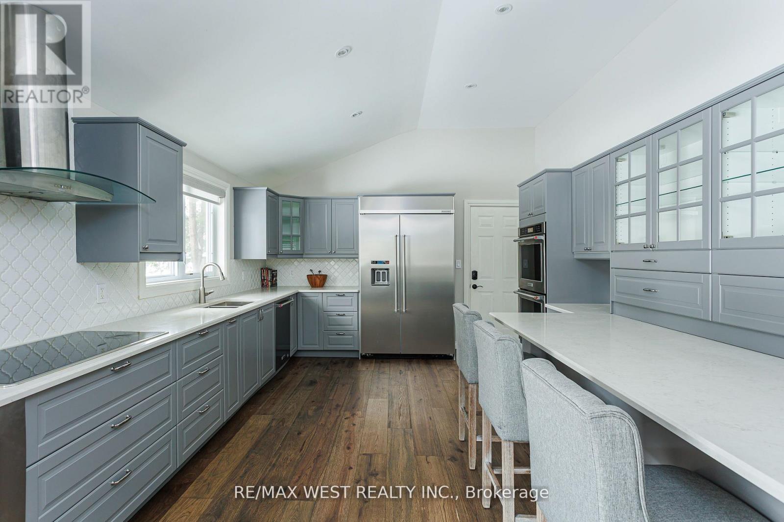 26 Hostein Drive, Hamilton, Ontario  L9G 2S5 - Photo 6 - X12839418