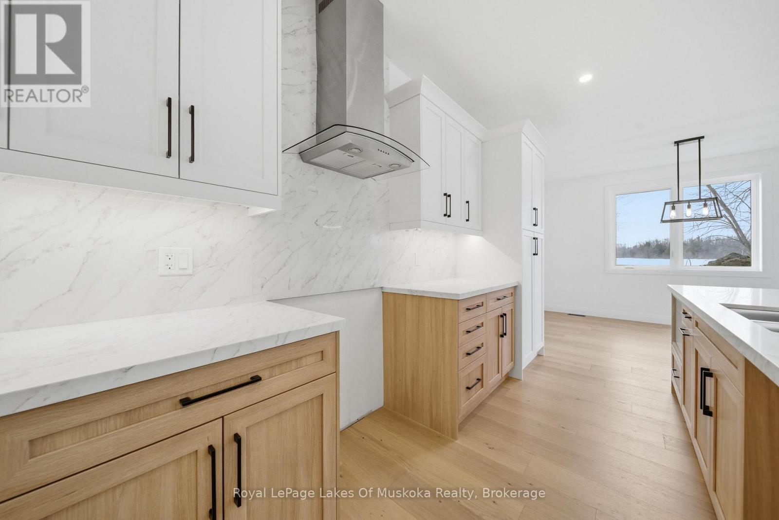 19 Henry Ball Court, Oro-Medonte, Ontario  L0K 2G1 - Photo 16 - S12875042