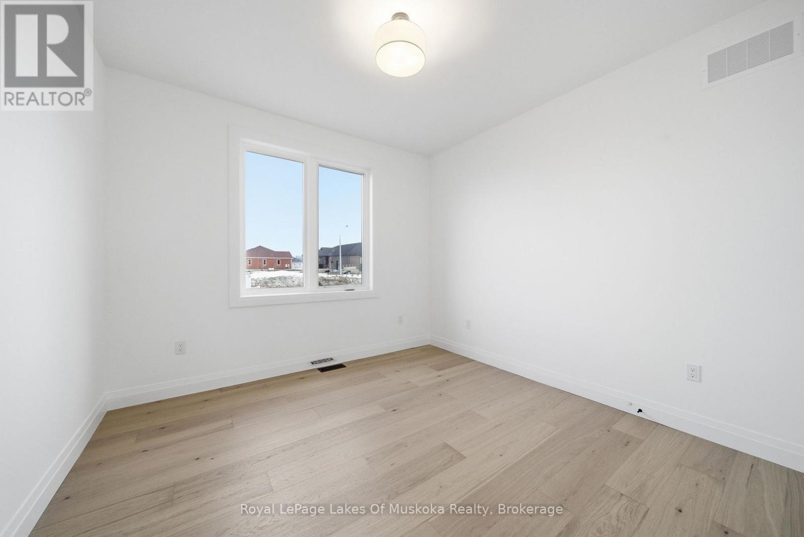 19 Henry Ball Court, Oro-Medonte, Ontario  L0K 2G1 - Photo 28 - S12875042