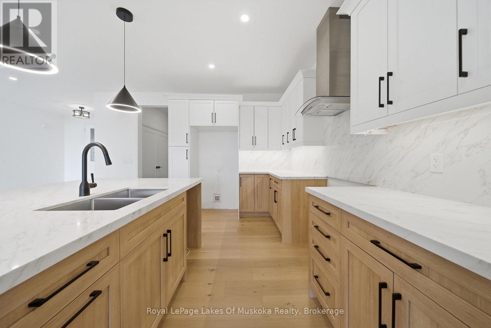 19 Henry Ball Court, Oro-Medonte, Ontario  L0K 2G1 - Photo 24 - S12875042