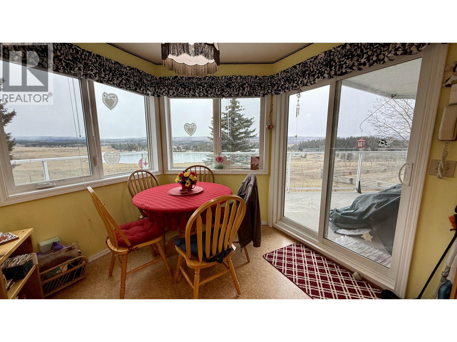 5466 Donsleequa Court, 108 Mile Ranch, British Columbia  V0K 2Z0 - Photo 11 - R3099134