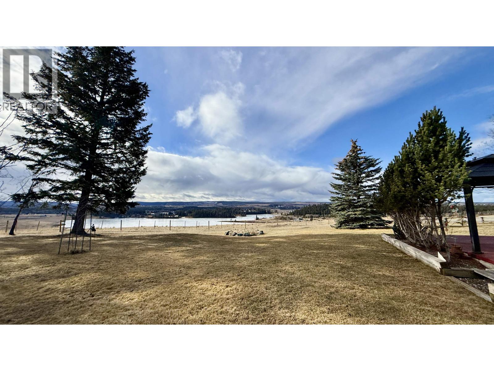 5466 Donsleequa Court, 108 Mile Ranch, British Columbia  V0K 2Z0 - Photo 5 - R3099134