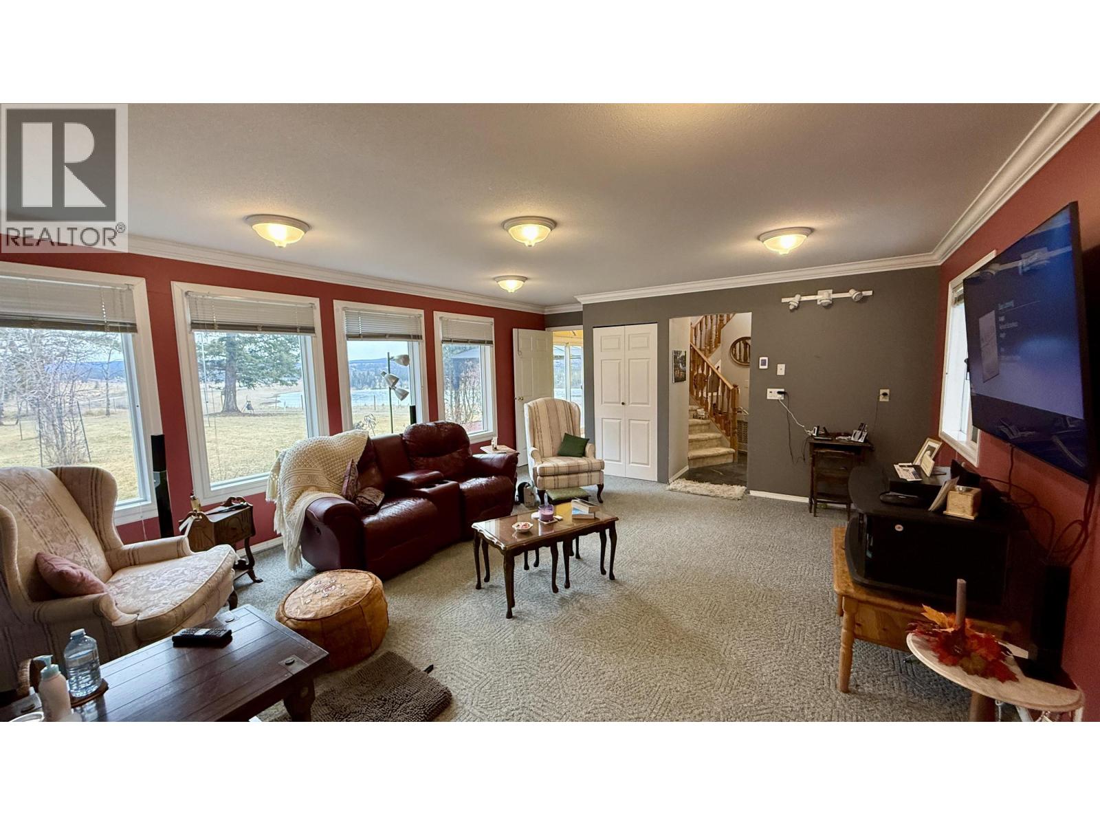 5466 Donsleequa Court, 108 Mile Ranch, British Columbia  V0K 2Z0 - Photo 7 - R3099134