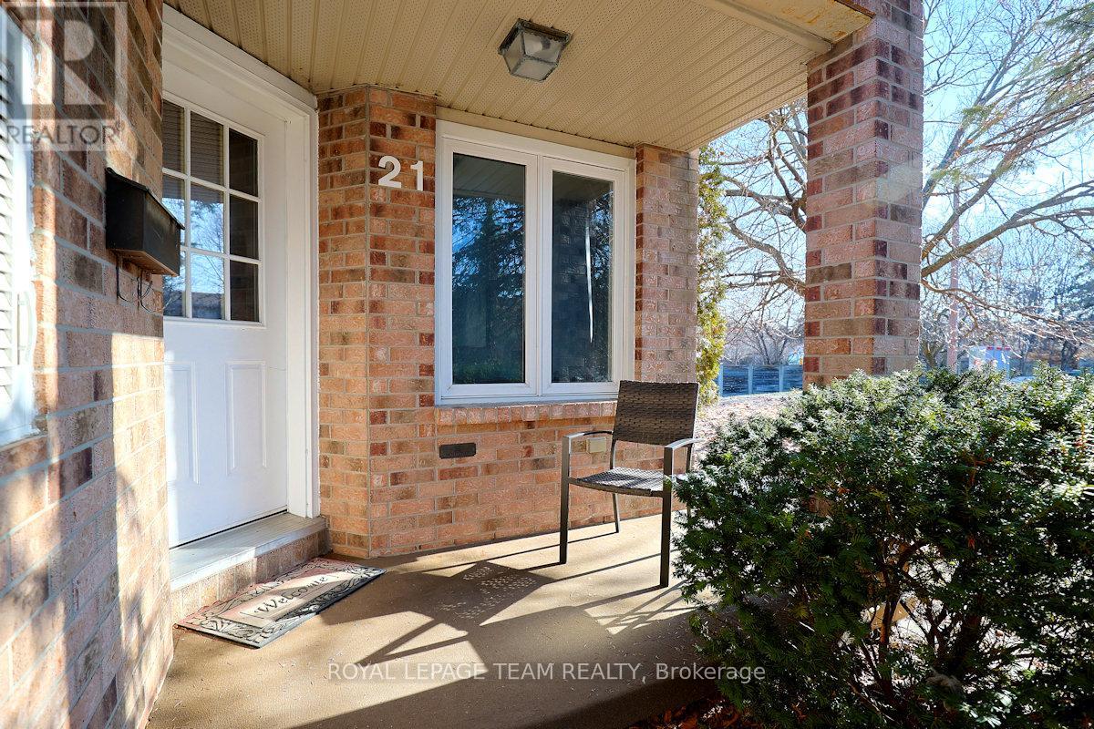 21 Baton Court, Ottawa, Ontario  K2L 4C8 - Photo 6 - X12873720