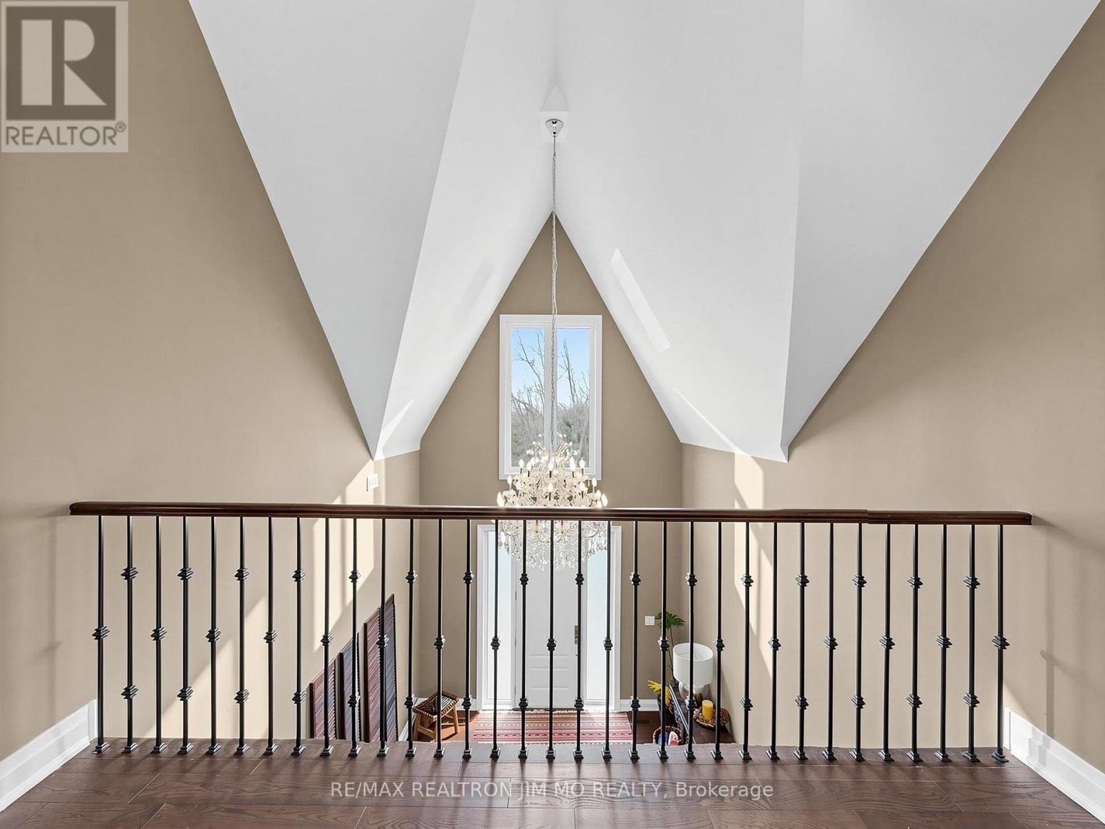 1785 Davis Drive W, King, Ontario  L3Y 4V9 - Photo 37 - N12869374