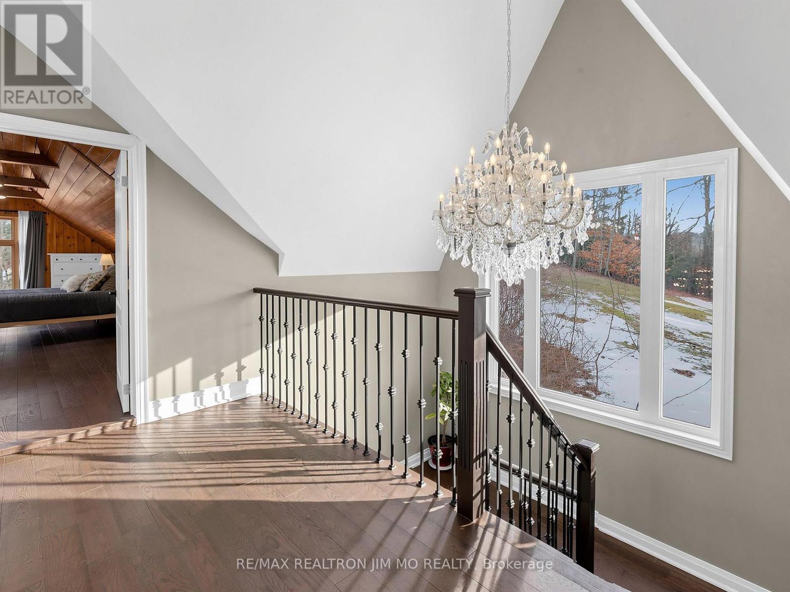 1785 Davis Drive W, King, Ontario  L3Y 4V9 - Photo 38 - N12869374