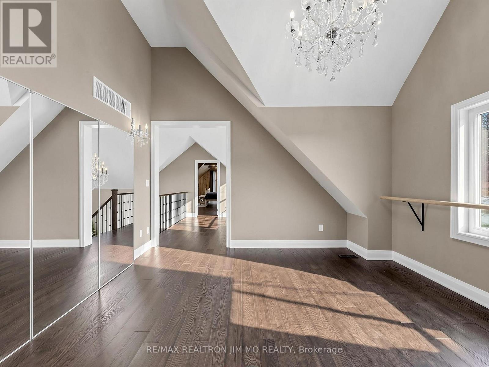 1785 Davis Drive W, King, Ontario  L3Y 4V9 - Photo 41 - N12869374