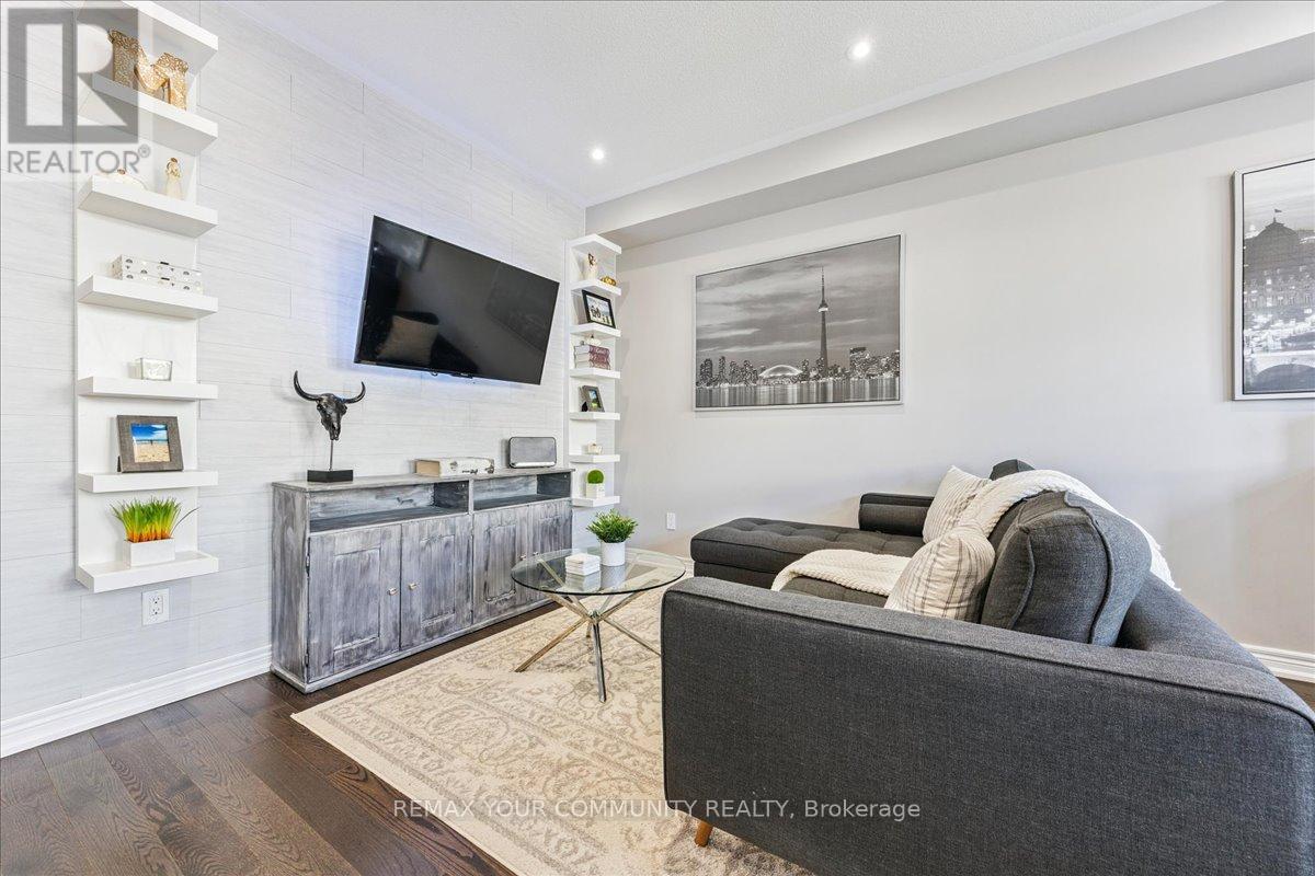 36 Clifford Crescent, New Tecumseth, Ontario  L0G 1W0 - Photo 11 - N12872298