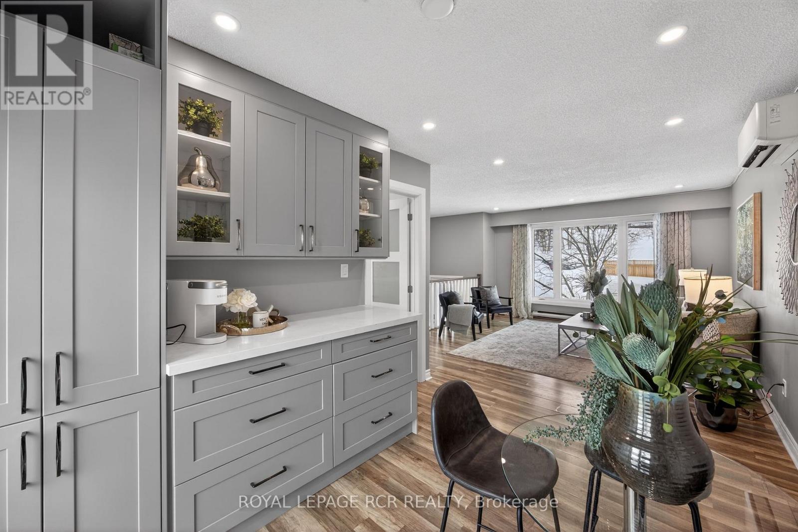 49 Borland Street E, Orillia, Ontario  L3V 2B6 - Photo 8 - S12778544