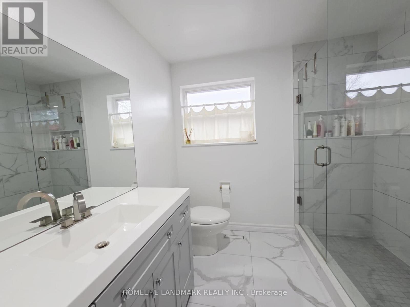 7 Burtonwood Crescent, Toronto, Ontario  M9V 3L9 - Photo 9 - W12873328