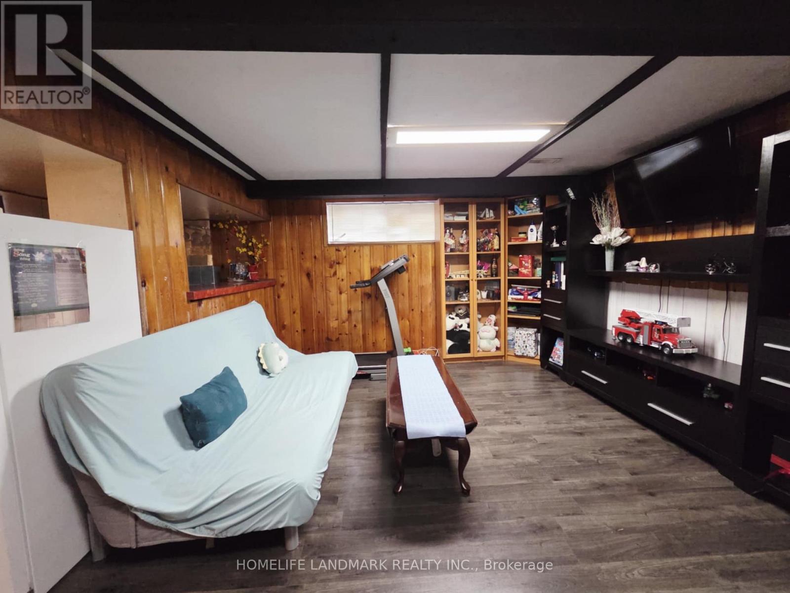 7 Burtonwood Crescent, Toronto, Ontario  M9V 3L9 - Photo 13 - W12873328