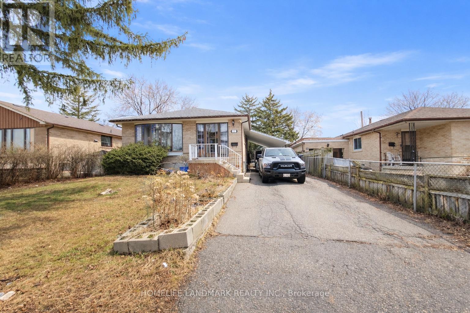 7 BURTONWOOD CRESCENT, Toronto, Ontario