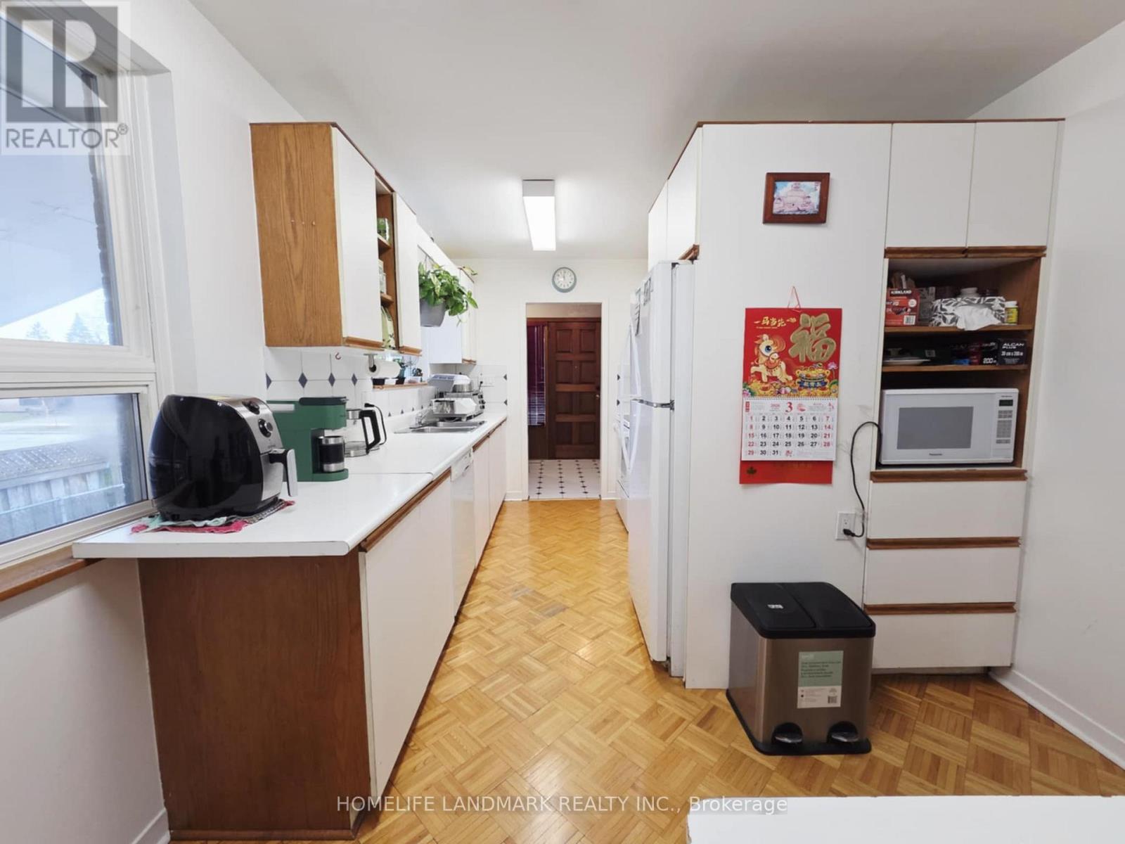 7 Burtonwood Crescent, Toronto, Ontario  M9V 3L9 - Photo 6 - W12873328