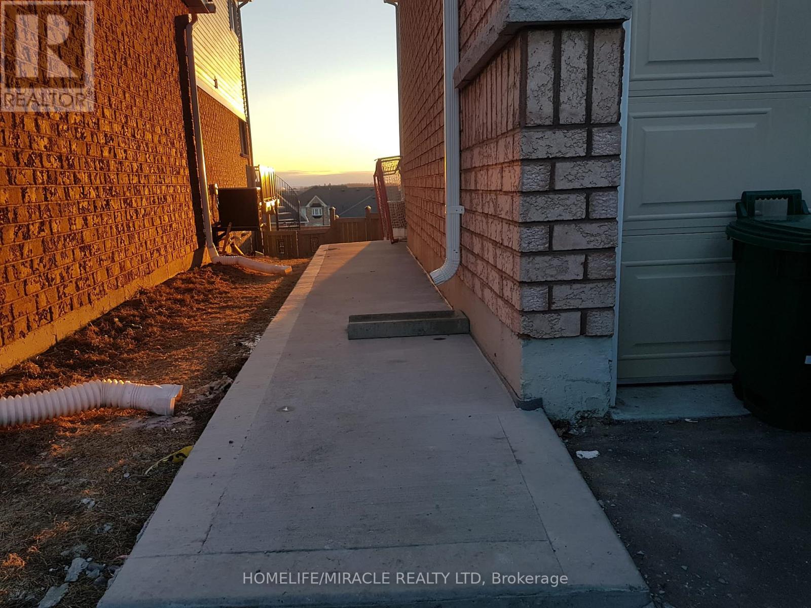 1720 Finkle Drive, Oshawa (Taunton), Ontario  L1K 0R5 - Photo 2 - E12782462