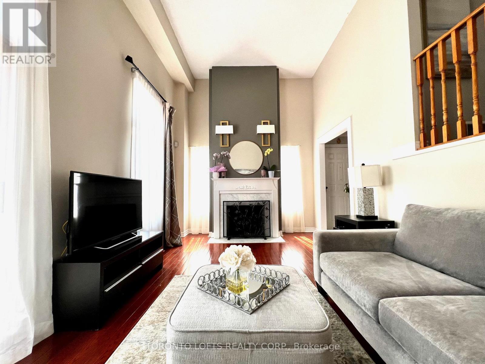 74 - 95 Weldrick Road E, Richmond Hill, Ontario  L4C 0H6 - Photo 2 - N12815862