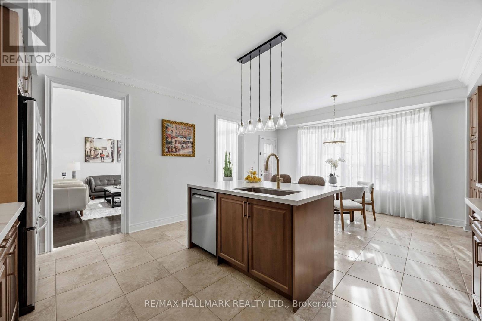 40 Sweet Anna Court, Vaughan (Patterson), Ontario  L6A 4E3 - Photo 12 - N12838952