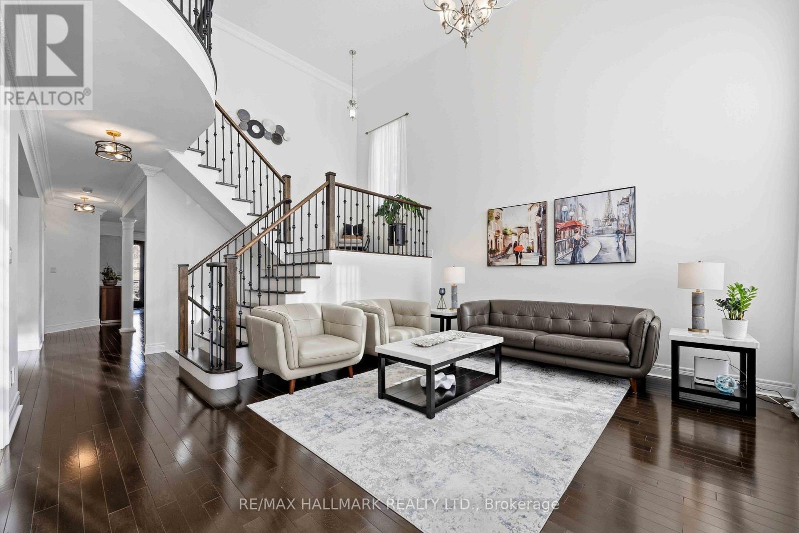 40 Sweet Anna Court, Vaughan (Patterson), Ontario  L6A 4E3 - Photo 8 - N12838952