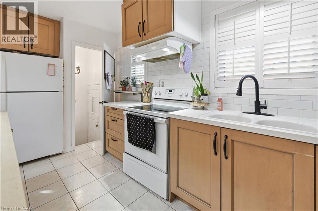 155 Ridge Street, Hamilton, Ontario  L9A 2X4 - Photo 10 - 40811446