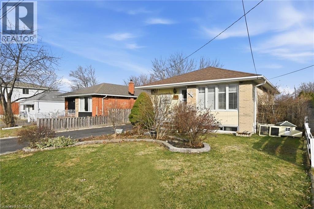 155 Ridge Street, Hamilton, Ontario  L9A 2X4 - Photo 2 - 40811446