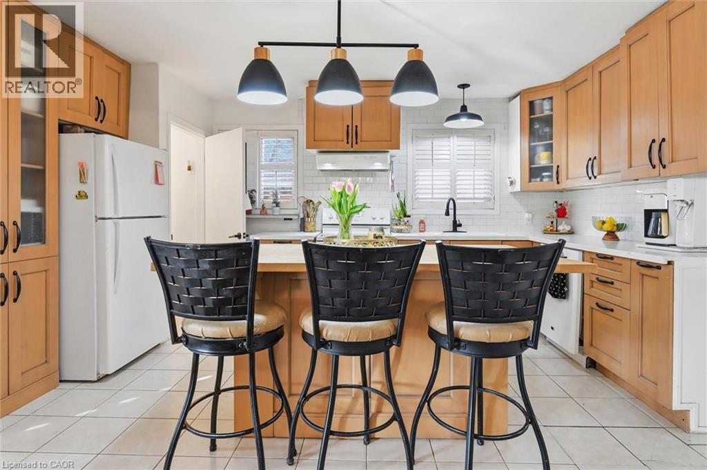 155 Ridge Street, Hamilton, Ontario  L9A 2X4 - Photo 8 - 40811446