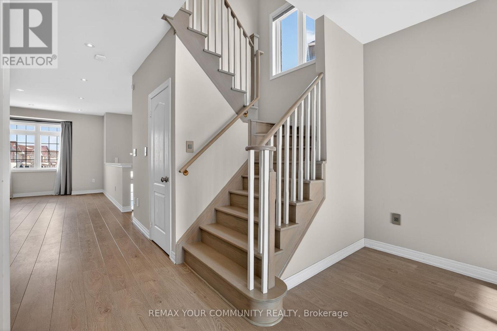 49 Matthewson Avenue, Bradford West Gwillimbury (Bradford), Ontario  L3Z 0P3 - Photo 18 - N12853208