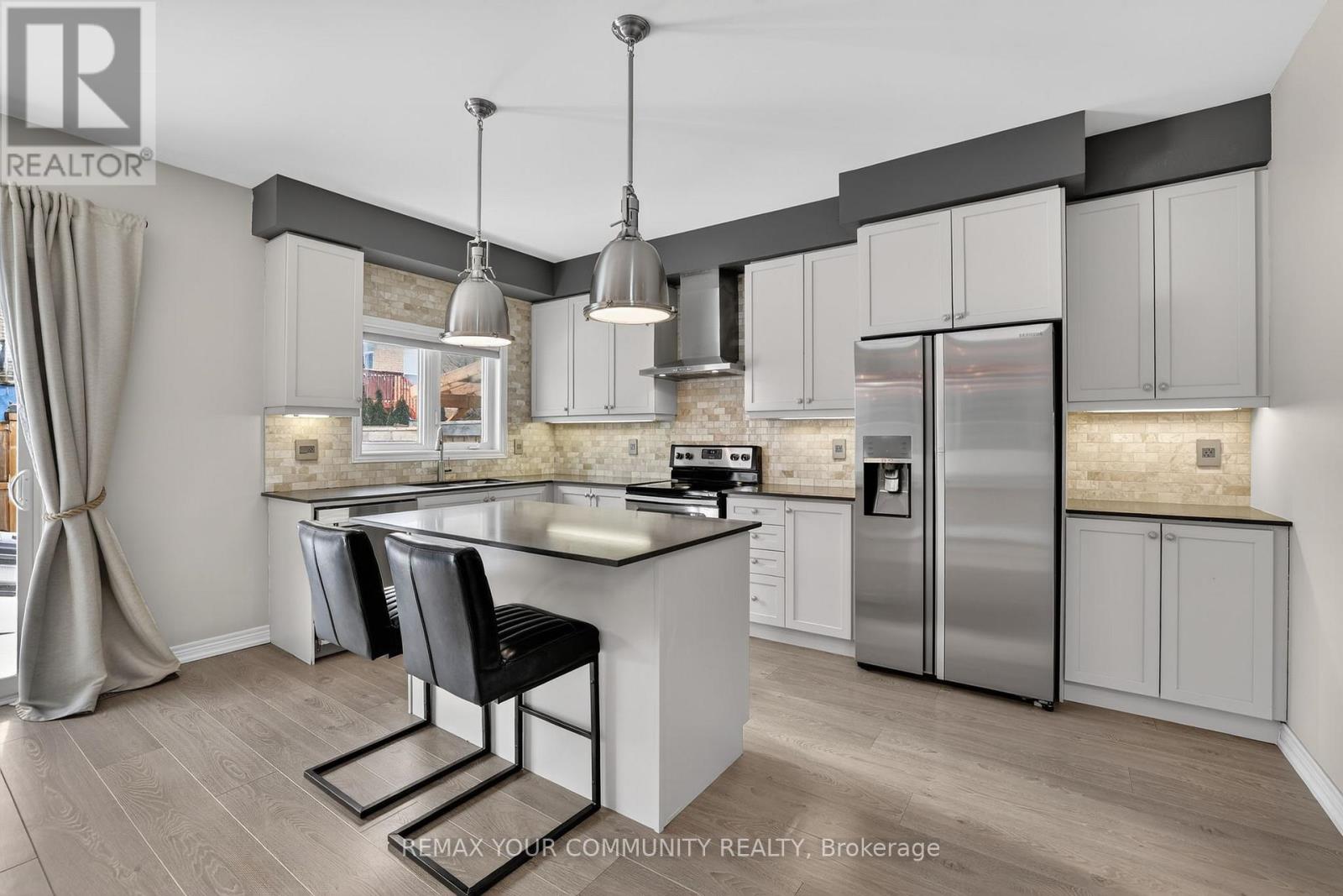 49 Matthewson Avenue, Bradford West Gwillimbury (Bradford), Ontario  L3Z 0P3 - Photo 17 - N12853208