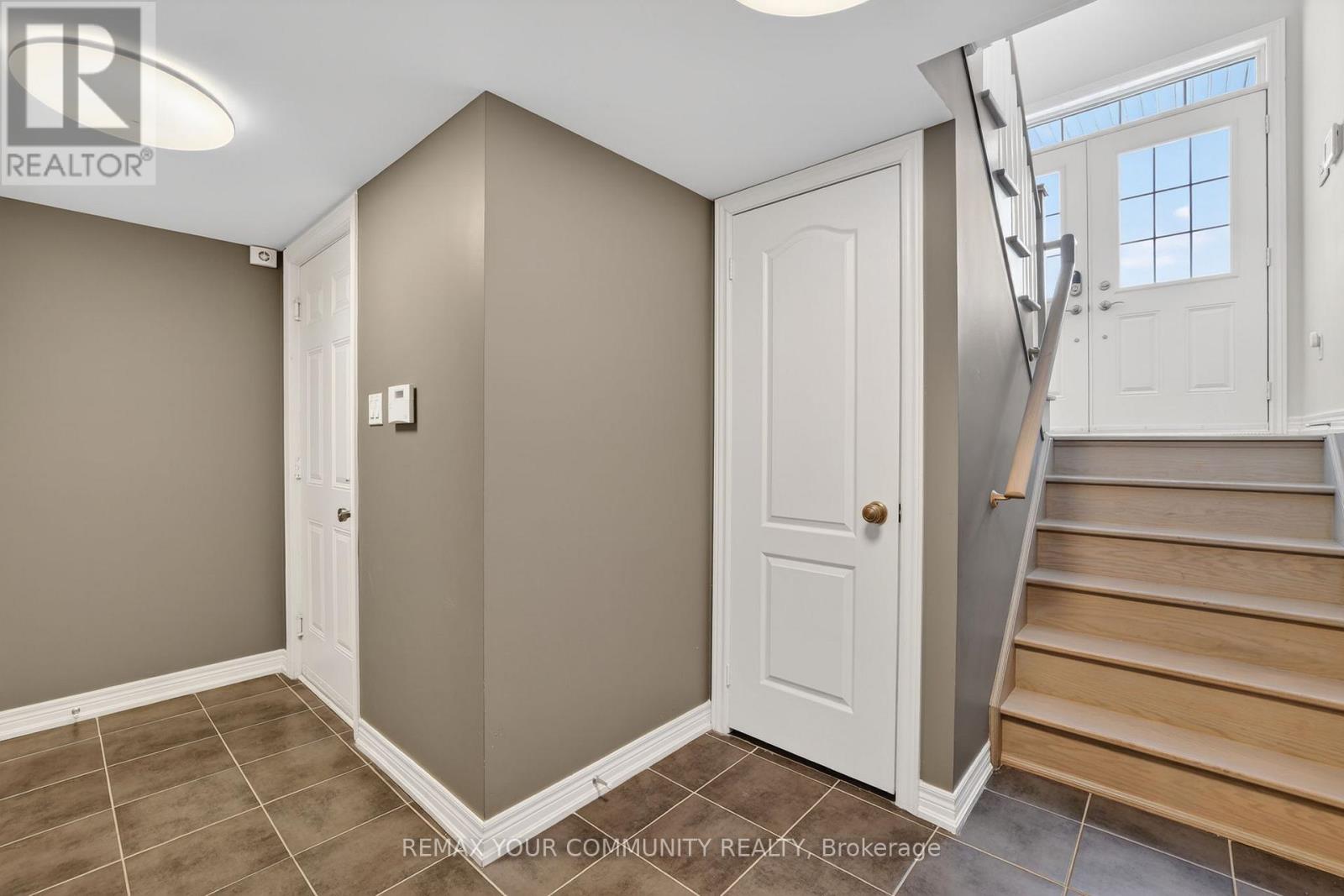 49 Matthewson Avenue, Bradford West Gwillimbury (Bradford), Ontario  L3Z 0P3 - Photo 32 - N12853208