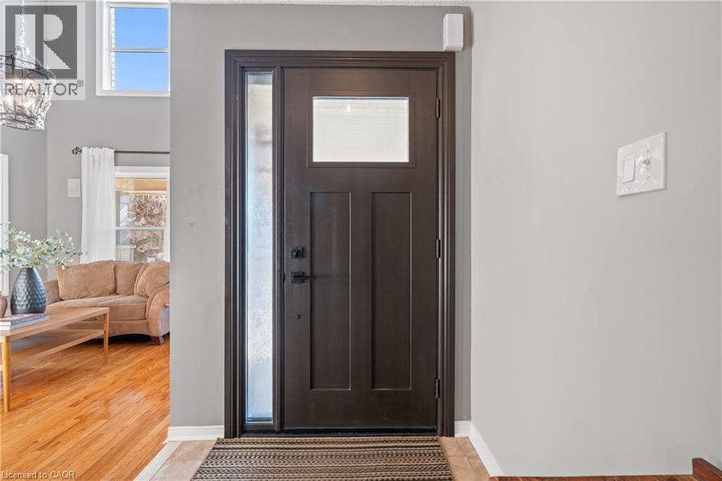 5417 Blue Spruce Avenue, Burlington, Ontario  L7L 7C5 - Photo 2 - 40810491