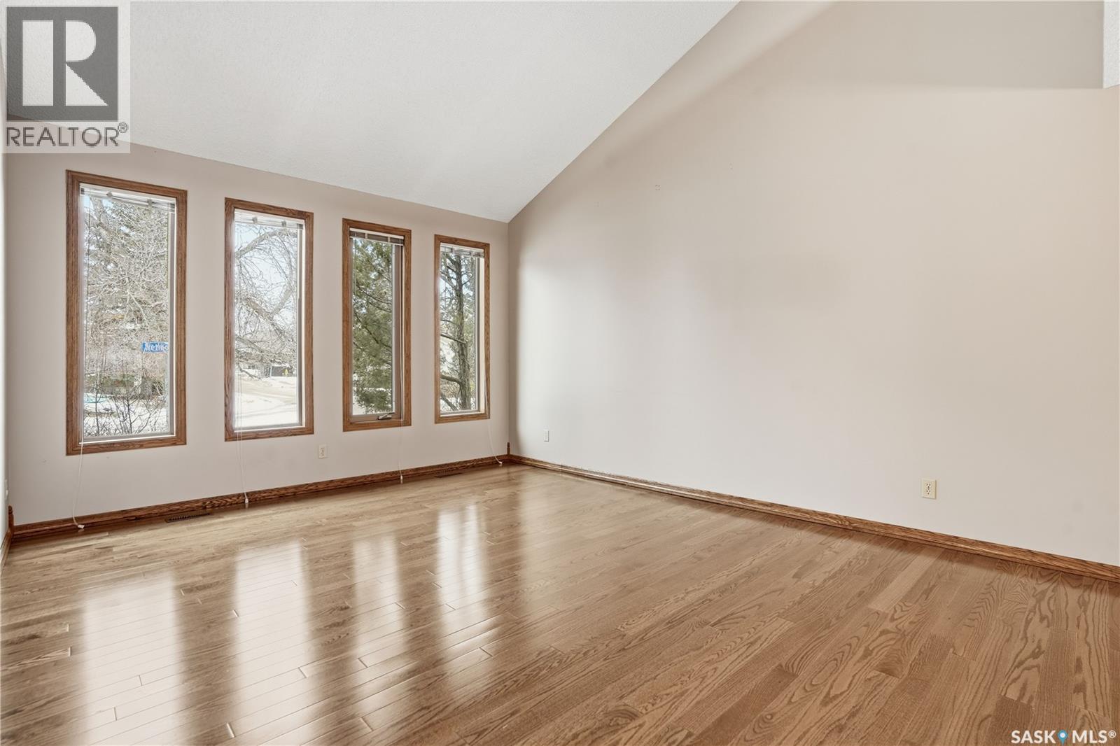 3747 Wetmore Crescent, Regina, Saskatchewan  S4V 2B7 - Photo 4 - SK030241