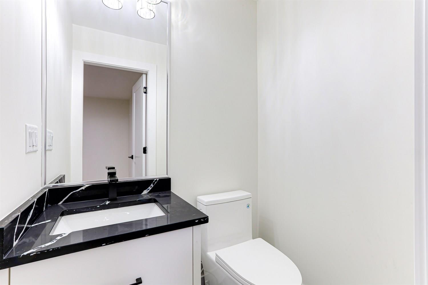 6914 204a Street, Langley, British Columbia  V2Y 1R2 - Photo 34 - R3098965