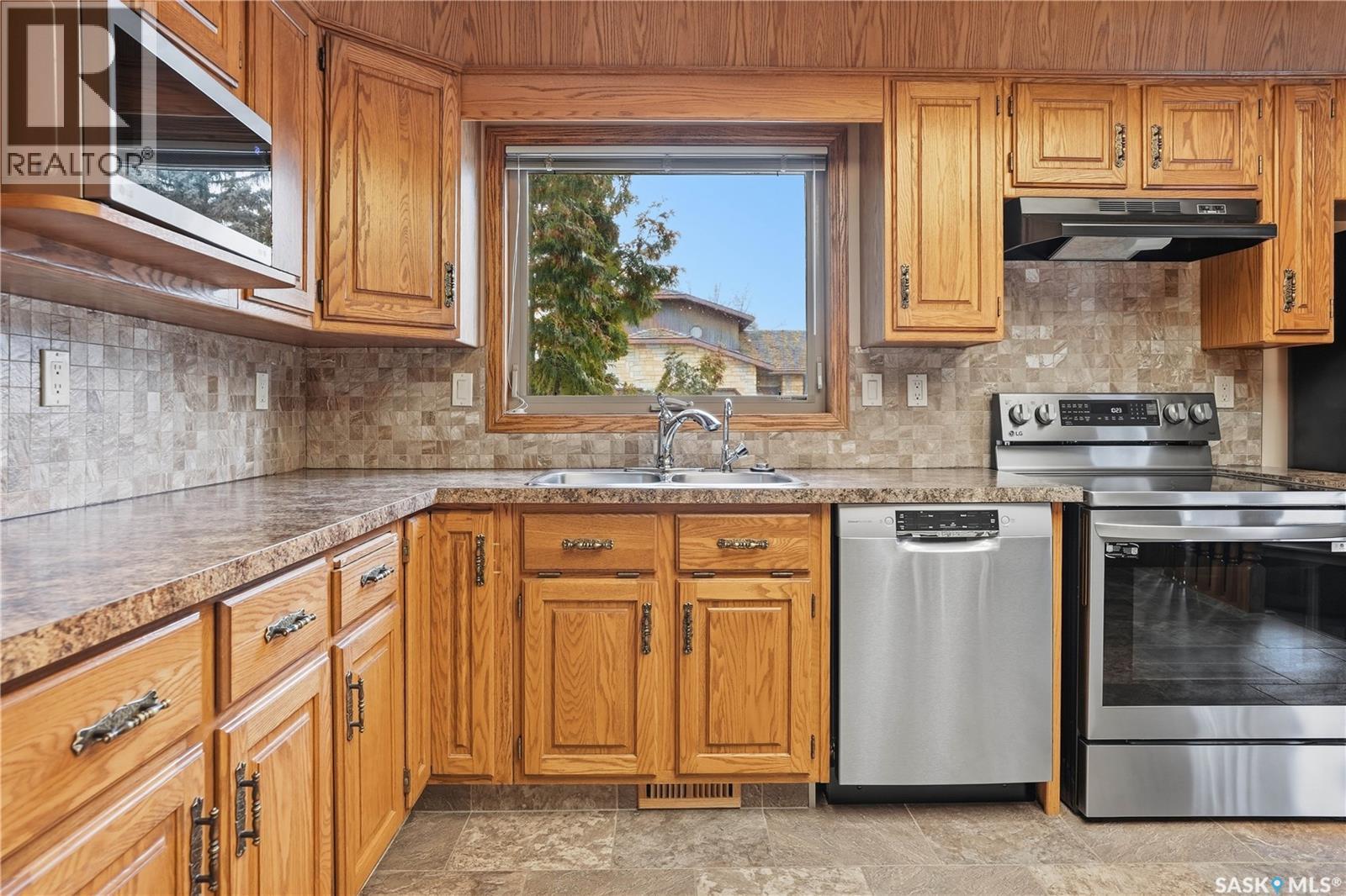 3747 Wetmore Crescent, Regina, Saskatchewan  S4V 2B7 - Photo 15 - SK030241