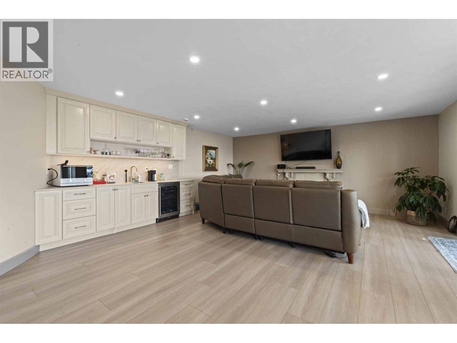 2268 Leclair Drive, Coquitlam, British Columbia  V3K 6P6 - Photo 16 - R3099129