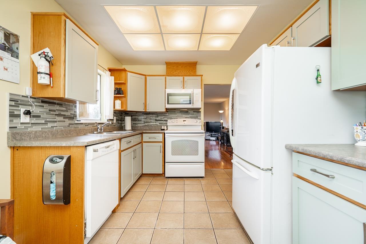 12448 97b Street, Surrey, British Columbia  V3V 2H8 - Photo 11 - R3097904