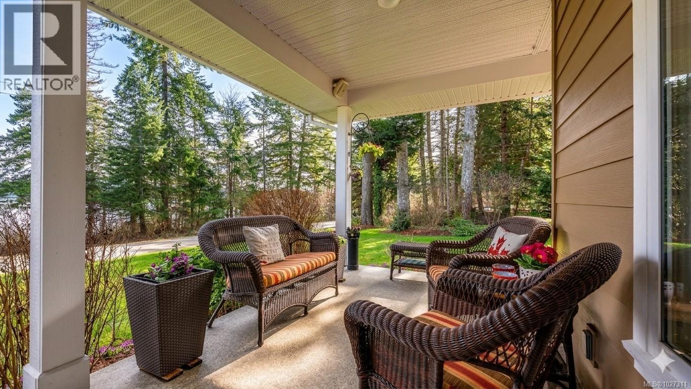 6503 Walker Frontage Rd, Fanny Bay, British Columbia  V0R 1W0 - Photo 2 - 1027311