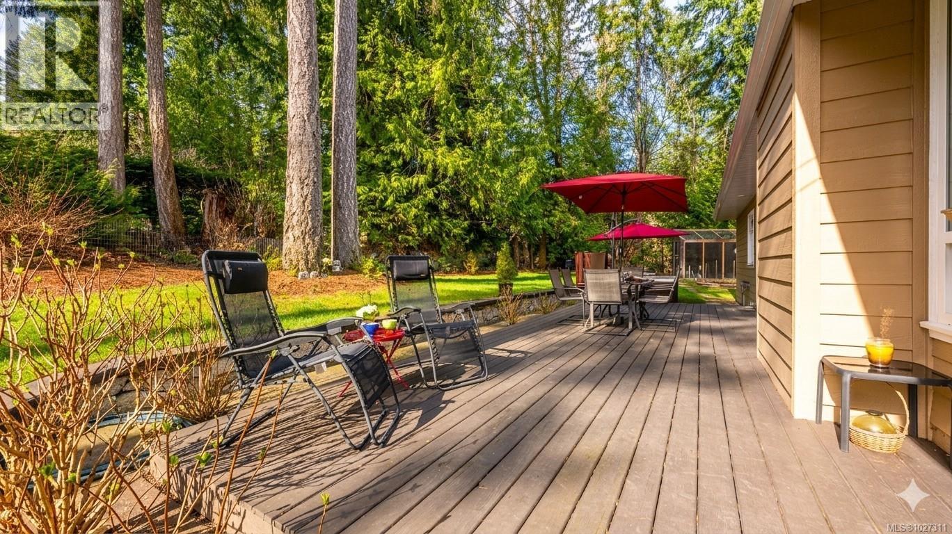 6503 Walker Frontage Rd, Fanny Bay, British Columbia  V0R 1W0 - Photo 3 - 1027311