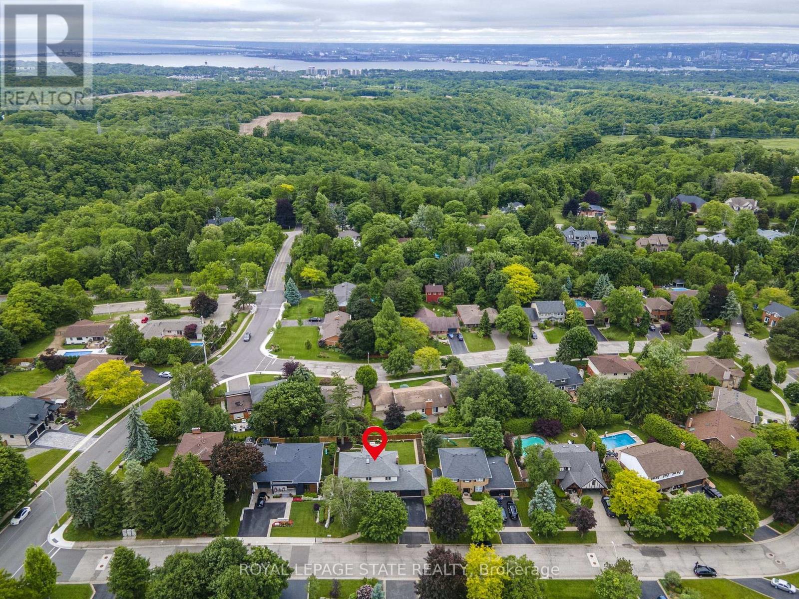 7 Carl Crescent, Hamilton (Waterdown), Ontario  L0R 2H4 - Photo 2 - X12773774