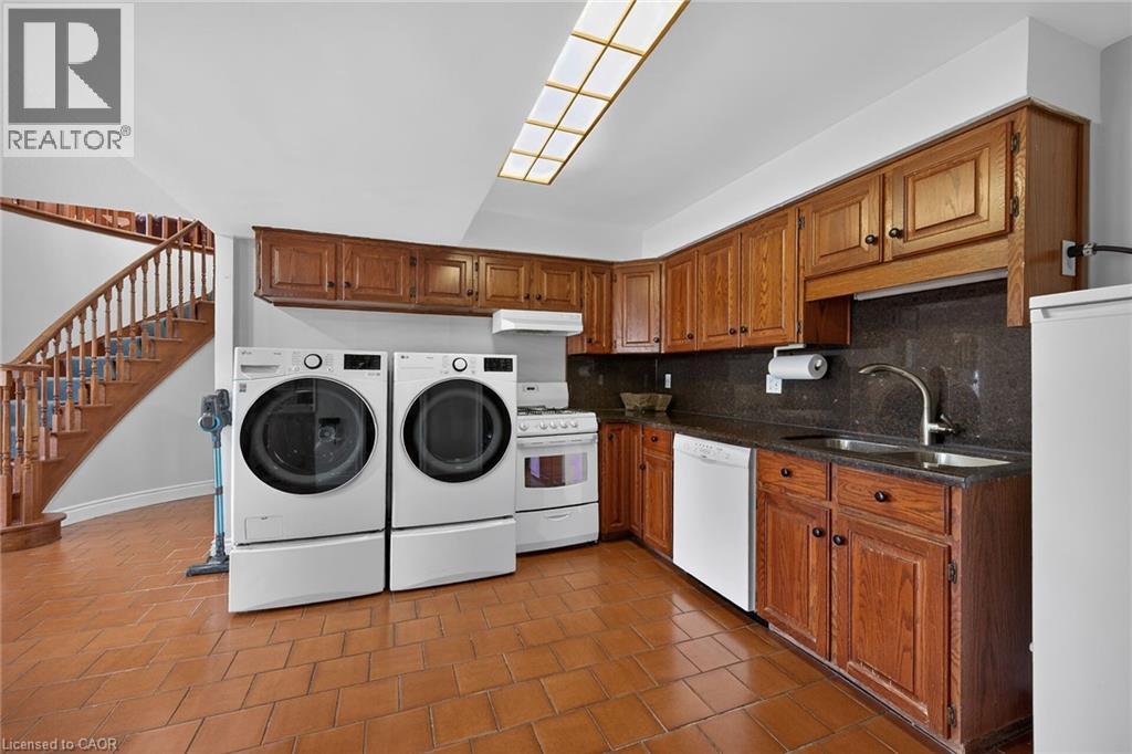 233 Green Mountain Road E, Stoney Creek, Ontario  L8J 2Z5 - Photo 28 - 40811506