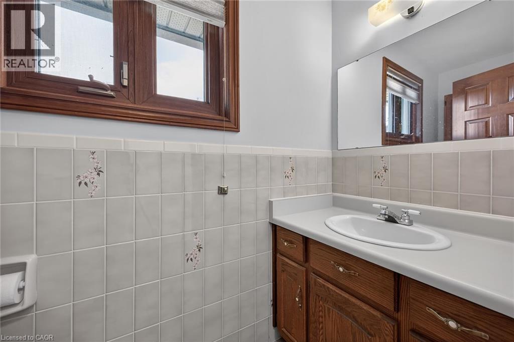 233 Green Mountain Road E, Stoney Creek, Ontario  L8J 2Z5 - Photo 17 - 40811506