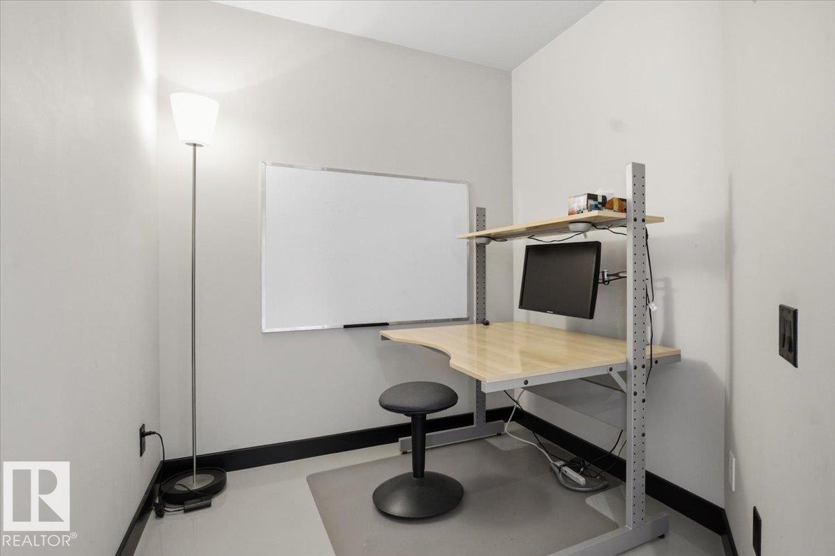 8709 92a Av Nw, Edmonton, Alberta  T6C 4G6 - Photo 19 - E4477017