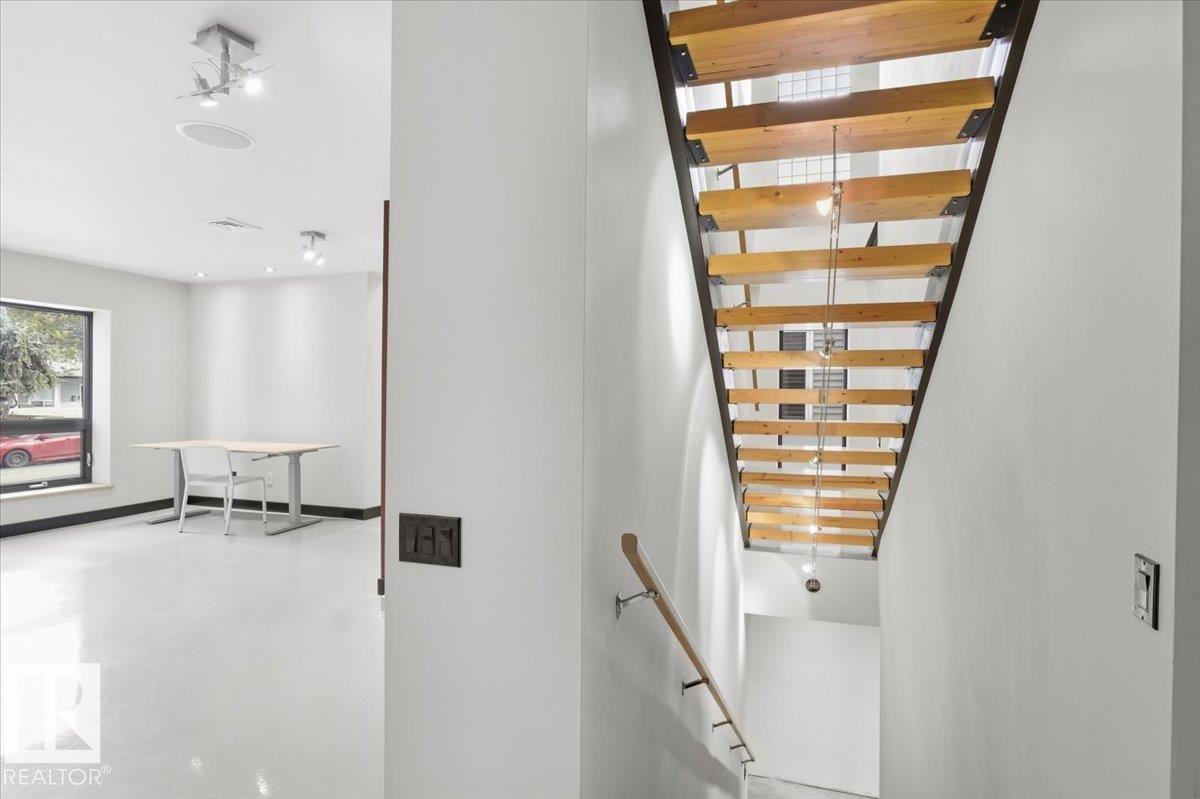 8709 92a Av Nw, Edmonton, Alberta  T6C 4G6 - Photo 25 - E4477017