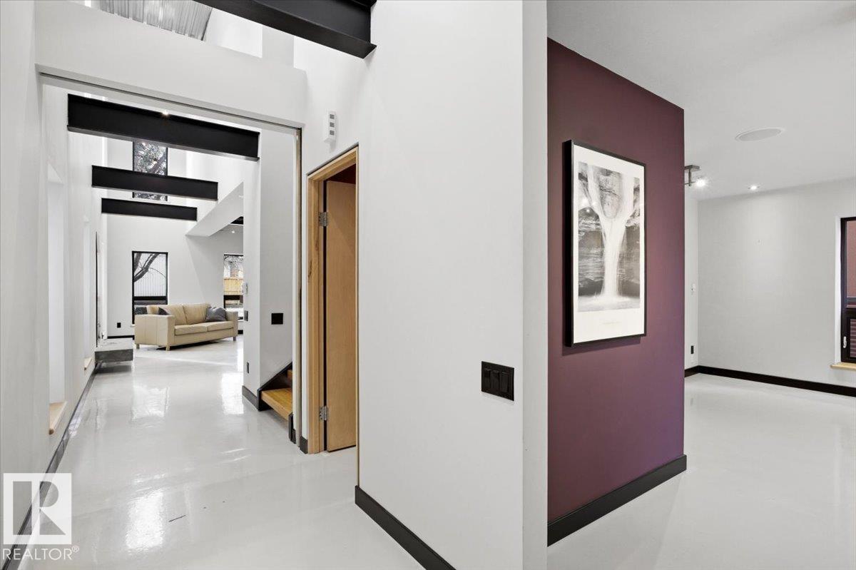 8709 92a Av Nw, Edmonton, Alberta  T6C 4G6 - Photo 4 - E4477017